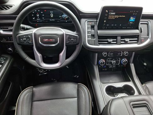 Used 2023 GMC Yukon XL SLT w/ SLT Premium Package AWD/4WD image 15