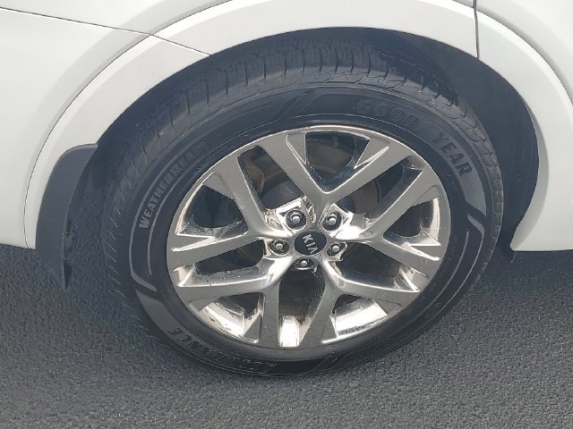 Used 2019 Kia Sorento AWD image 5