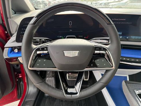 Used 2025 Cadillac Optiq Sport 1 w/ LPO, Floor Liner Package AWD/4WD image 24