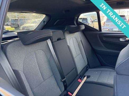 Used 2025 Volvo XC40 B5 Core image 10