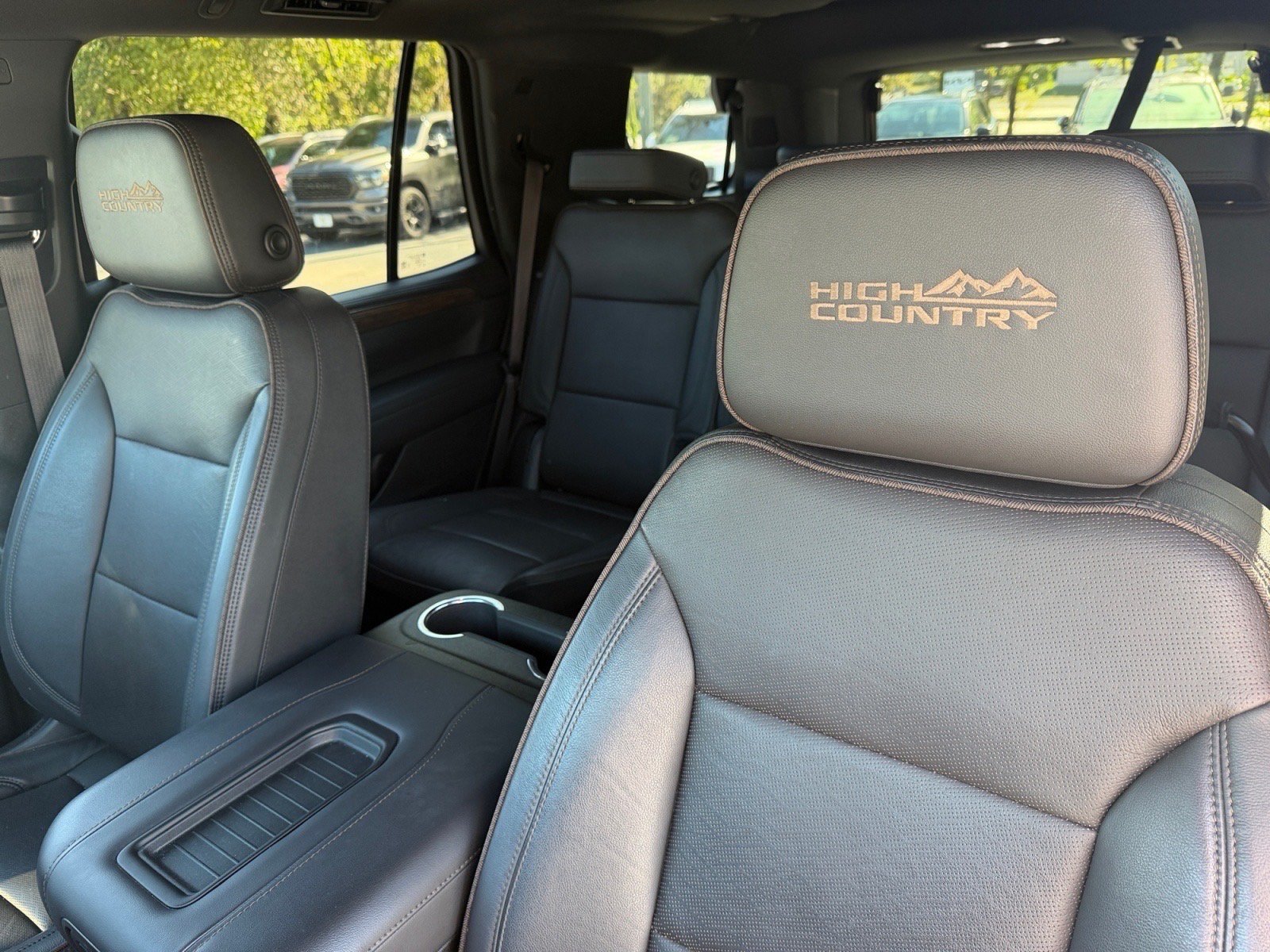 Used 2022 Chevrolet Tahoe High Country AWD/4WD image 15