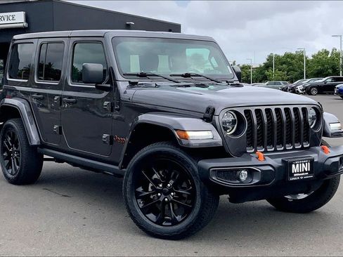 Used 2021 Jeep Wrangler Unlimited Sahara image 33