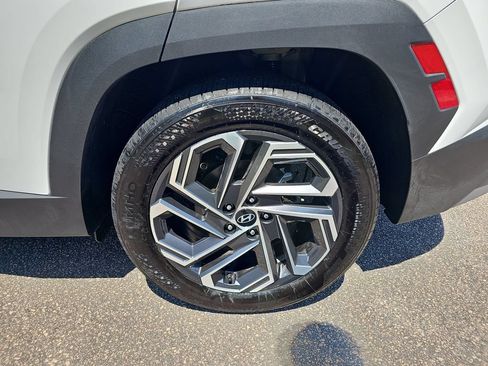Certified 2025 Hyundai Tucson Limited FWD image 28
