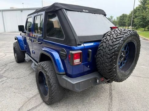 Used 2020 Jeep Wrangler Unlimited Sahara w/ Uconnect 4C Nav & Sound Group AWD/4WD image 5