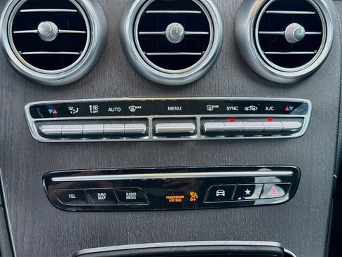 Used 2021 Mercedes-Benz GLC 300 w/ Exterior Lighting Package image 17