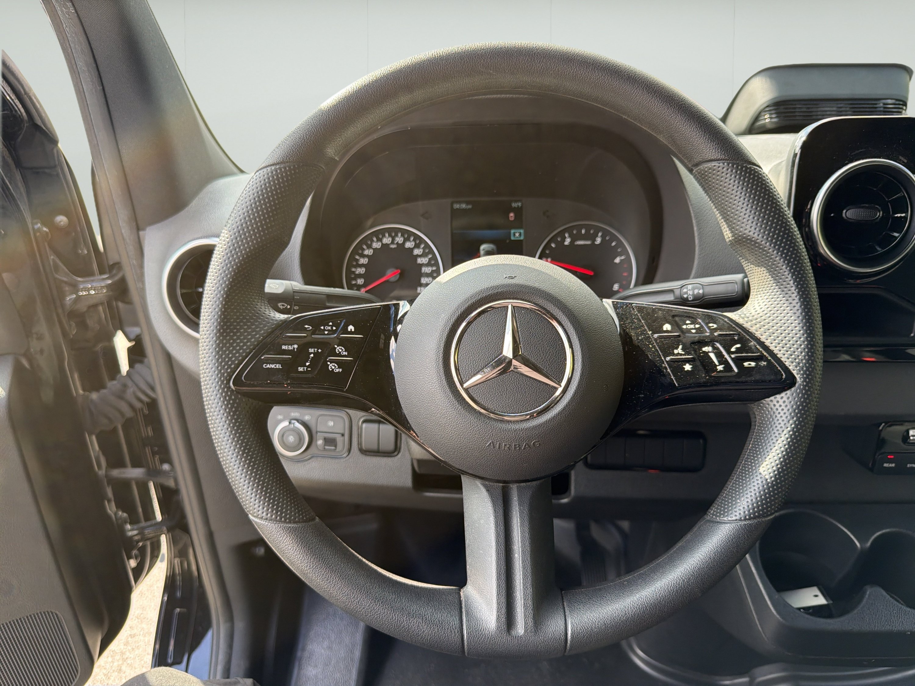 Used 2025 Mercedes-Benz Sprinter 2500 image 14