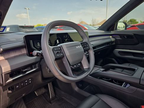 Used 2027 Kia Telluride SX Prestige X-Line w/ Towing Package AWD/4WD image 2