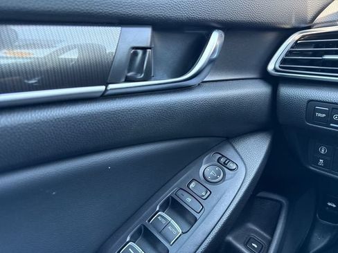 Used 2018 Honda Accord Sport image 28