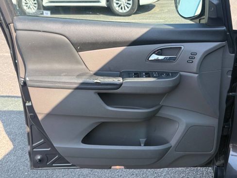 Used 2016 Honda Odyssey Touring Elite image 10