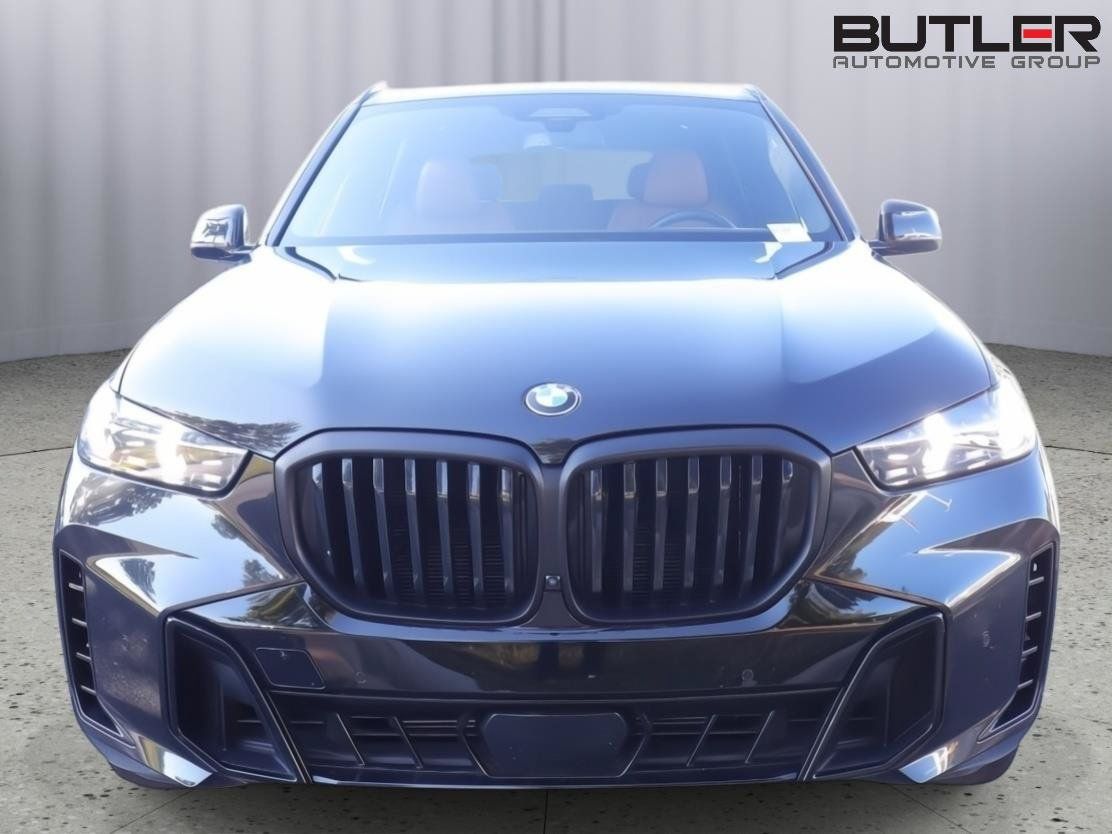 Used 2024 BMW X5 sDrive40i w/ Executive Package RWD image 2