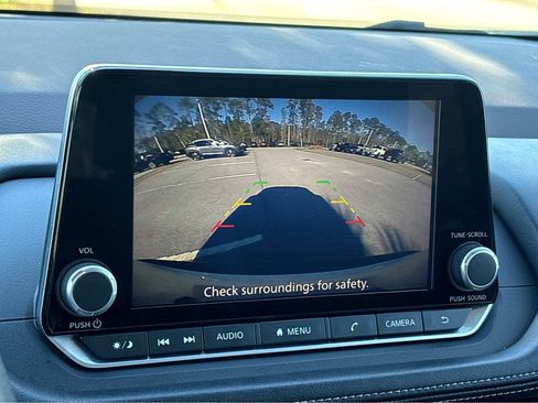Used 2023 Nissan Rogue SV FWD image 6