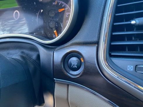 Used 2015 Jeep Grand Cherokee Limited w/ Trailer Tow Group IV image 19