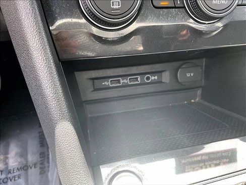 Used 2020 Volkswagen Tiguan SE w/ Panoramic Sunroof Package FWD image 26