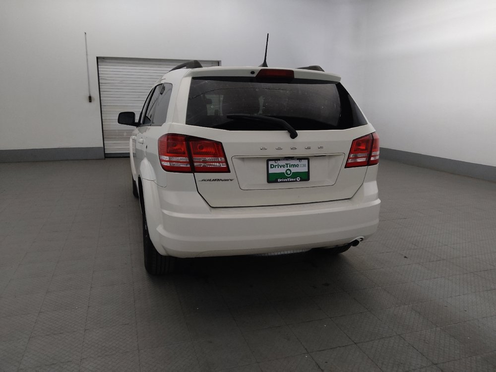 Used 2018 Dodge Journey SE w/ Connectivity Group FWD image 6