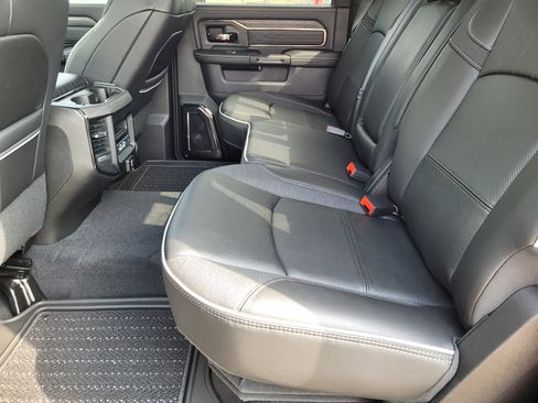 New 2025 RAM 3500 Limited image 10