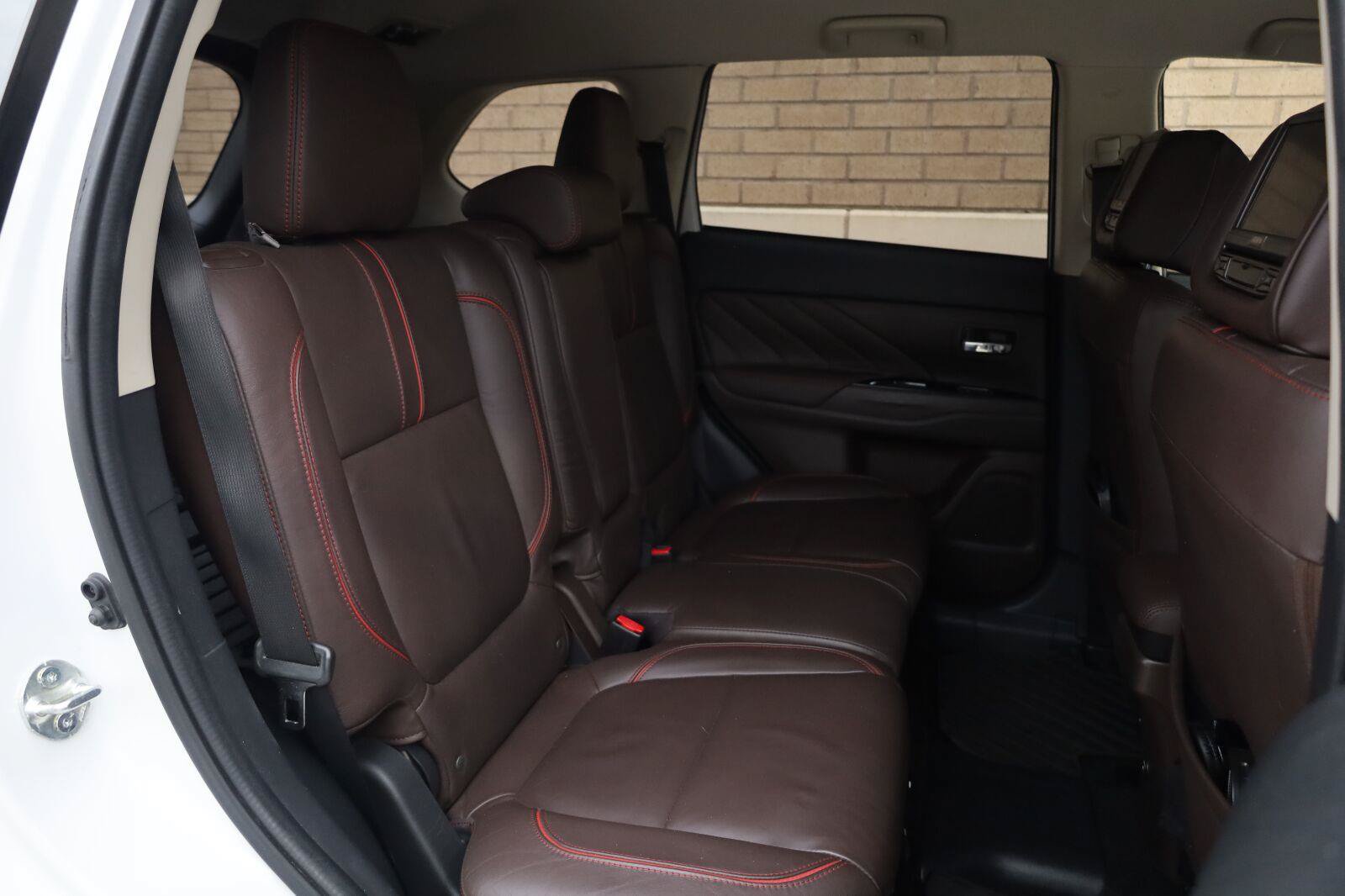 Used 2018 Mitsubishi Outlander GT AWD/4WD image 25
