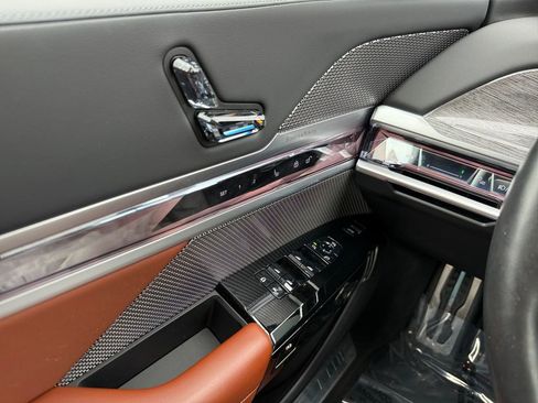 Certified 2023 BMW 760i xDrive w/ Executive Package AWD/4WD image 29