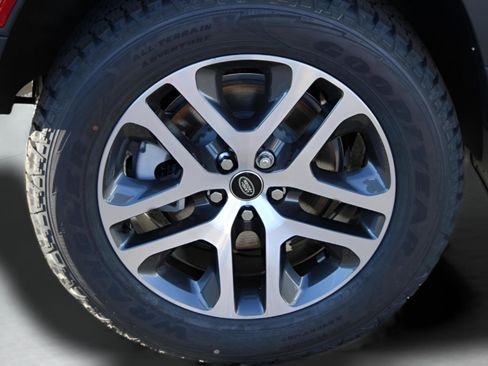 Certified 2025 Land Rover Defender 110 S image 34