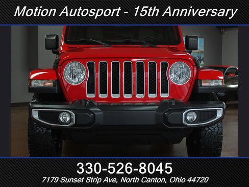 Used 2018 Jeep Wrangler Unlimited Sahara image 3