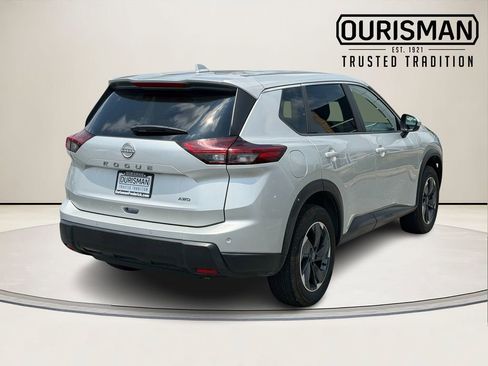 Used 2025 Nissan Rogue SV AWD/4WD image 7