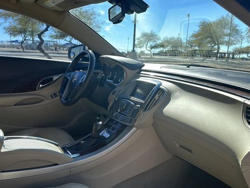 Used 2010 Buick LaCrosse CXS image 19