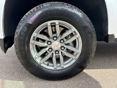 Used 2024 Chevrolet Colorado LT w/ LT Convenience Package image 25