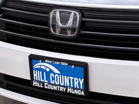Used 2024 Honda Odyssey Elite image 12