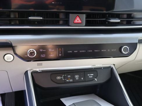 New 2026 Kia Carnival SX image 32