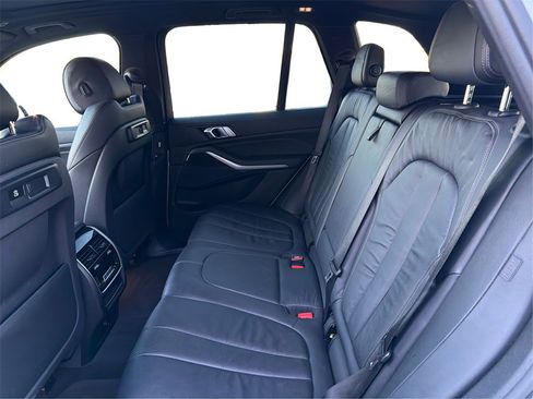 Used 2019 BMW X5 xDrive40i w/ Premium Package image 11