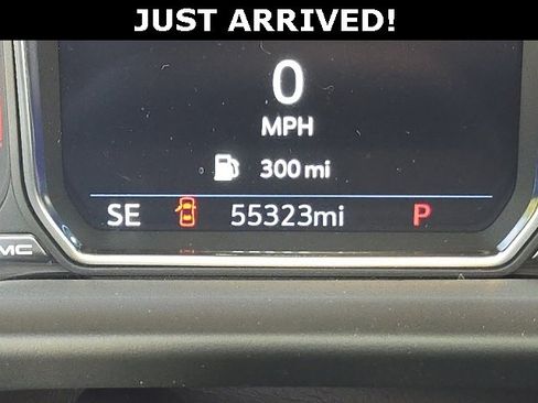 Used 2021 GMC Yukon SLT w/ SLT Luxury Package image 29