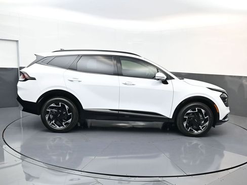 Used 2024 Kia Sportage SX AWD/4WD image 2