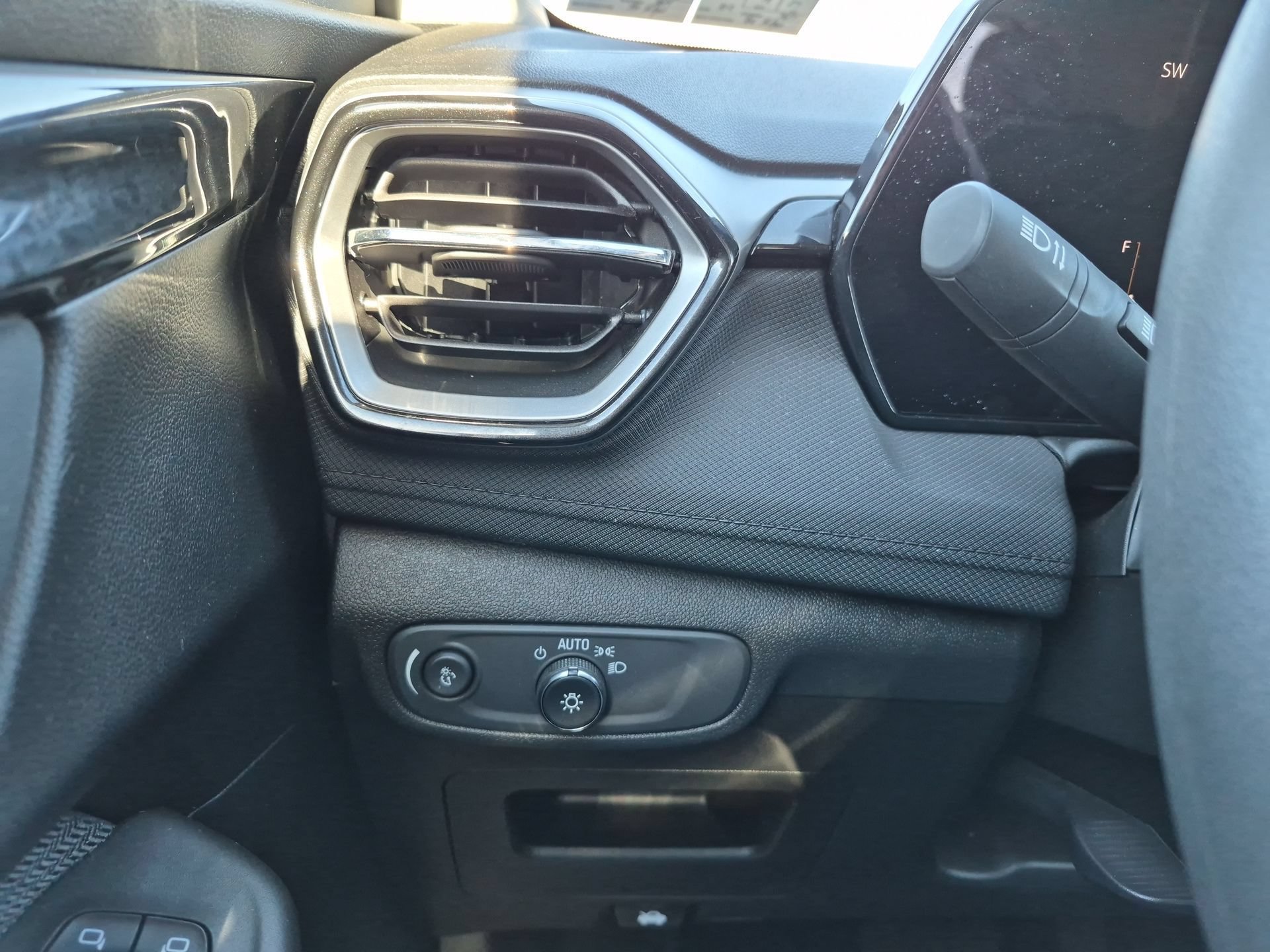 Certified 2026 Chevrolet TrailBlazer LS AWD/4WD image 17