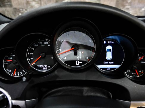 Used 2018 Porsche Cayenne S image 20