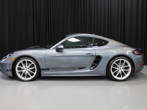 New 2025 Porsche 718 Cayman image 2
