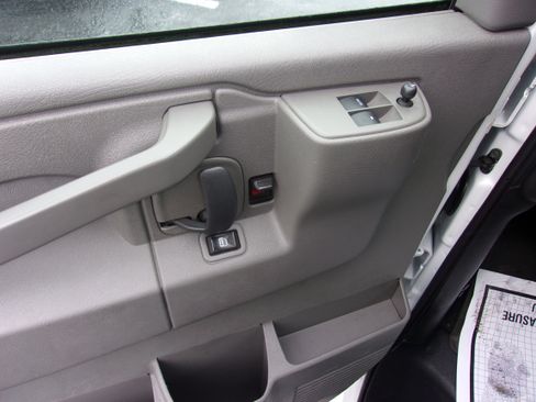 Used 2016 Chevrolet Express 3500 LT w/ LT Preferred Equipment Group image 15