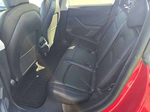 Used 2021 Tesla Model Y Long Range image 4