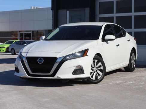 Used 2022 Nissan Altima 2.5 S image 3
