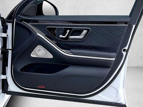 Certified 2025 Mercedes-Benz S 580e 4MATIC Sedan image 19