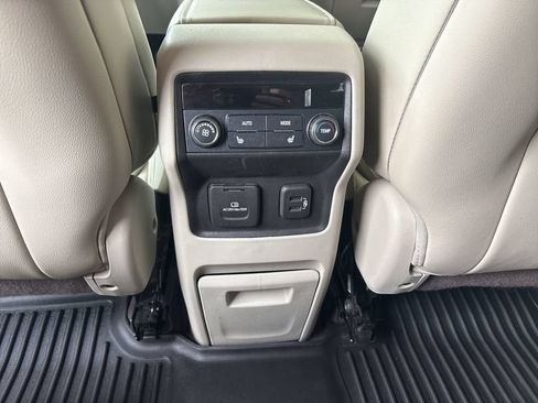 Certified 2019 GMC Acadia Denali w/ Technology Package AWD/4WD image 22