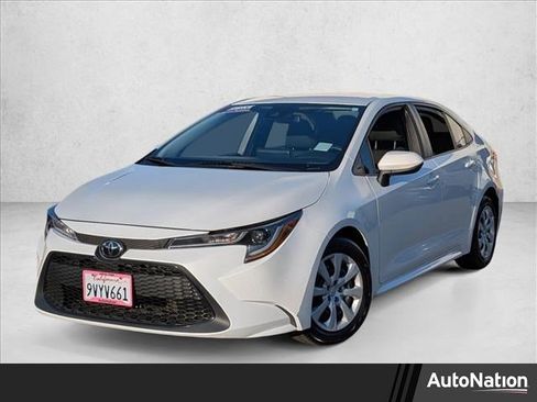 Used 2022 Toyota Corolla LE image 1