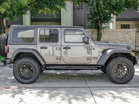 Used 2021 Jeep Wrangler Unlimited Willys image 15