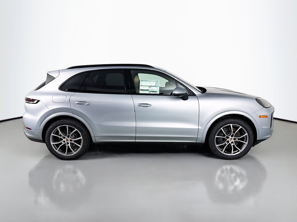 Certified 2026 Porsche Cayenne AWD/4WD image 8
