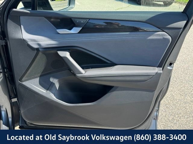 Certified 2025 Volkswagen Tiguan SE R-Line AWD/4WD image 31