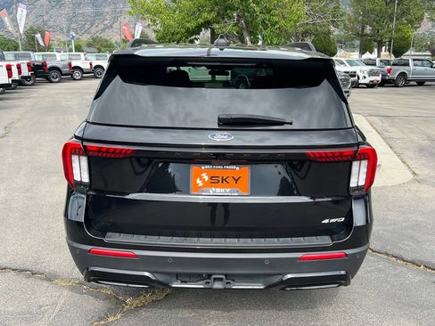 Used 2025 Ford Explorer ST-Line w/ ST-Line Street Pack AWD/4WD image 10