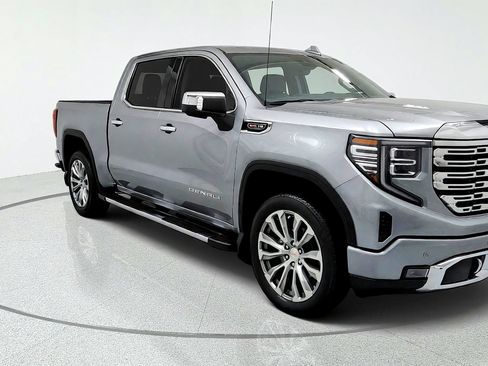 Used 2023 GMC Sierra 1500 Denali w/ Technology Package AWD/4WD image 7