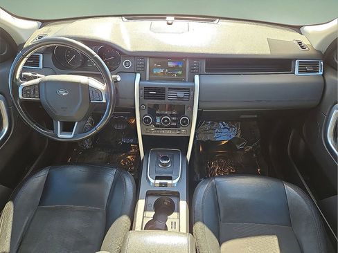 Used 2017 Land Rover Discovery Sport SE image 17