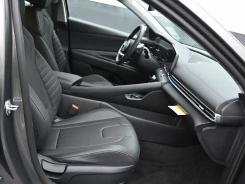 New 2026 Hyundai Elantra Limited FWD image 11