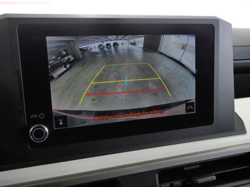 Used 2024 Toyota Tacoma TRD Off-Road image 32