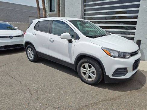 Used 2022 Chevrolet Trax LS w/ Tint and Cruise Package FWD image 12