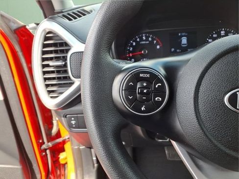 Used 2021 Kia Soul LX FWD image 19